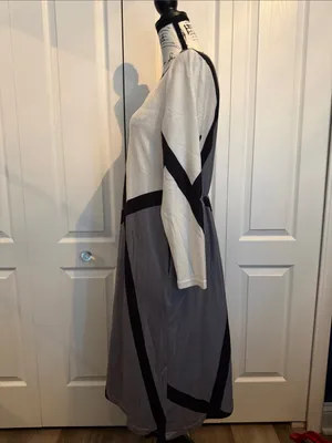 BloomChic Long Sleeve V-Neck Geometric Swing Dress - Gray & White thumbnail 4