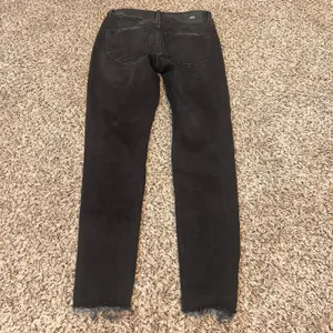 ZARA Black Distressed Raw Hem Straight Leg Jeans Women's Size‎ 4 thumbnail 6
