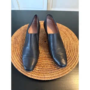 BeautiFeel Black Leather Cap Toe Kitten Heel Loafers‎ Shoes Womens Size 40 thumbnail 3