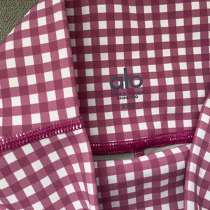 Alo Yoga 4” Vapor High Waist Gingham Short Raspberry Sorbet XXS thumbnail 4