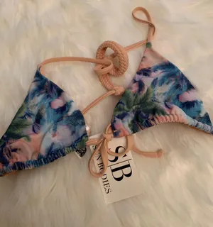 ✨NWT Dippin Daisys palm print racerback bikini top thumbnail 4