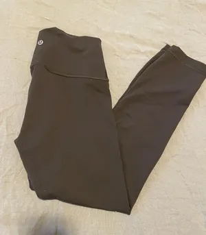 Lululemon Wunder Train Leggings thumbnail 1