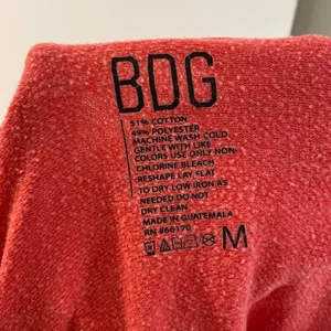 BDG Cropped Sweatshirt Medium Coral Red Raw Hem Oversized Pullover thumbnail 5