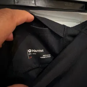 Marmot Black Phone Pocket 7/8 Leggings Size Small Activewear Cozy #900 thumbnail 4