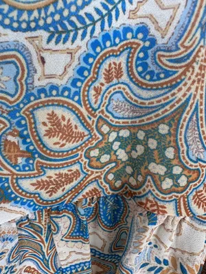 Vici Paisley Short Flutter Sleeve Top in Cream, Blue & Tan thumbnail 7