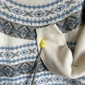 Vintage Draper’s & Damon’s Sparkly Fair Isle Sweater Winter Snowflakes FLAWED thumbnail 10