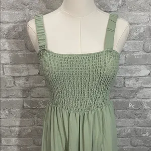 Blu Pepper Sage Smocked Midi Dress thumbnail 2