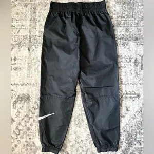 Nike Swoosh Black Cargo Joggers thumbnail 6