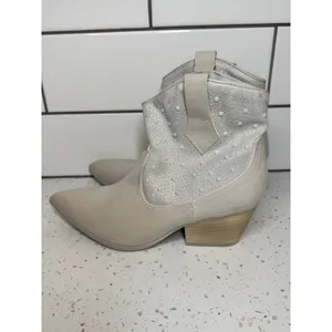 MIA Luanne Western Ankle Boots‎ Off-White Pearl Studded Pointed Toe Womens 7 thumbnail 5
