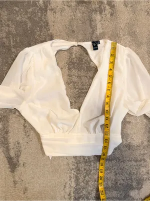 Windsor White V-Neck Long Sleeve Crop Blouse thumbnail 3