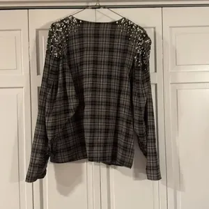 Anthropologie Akemi + Kin plaid flannel embellished pearl top M thumbnail 8