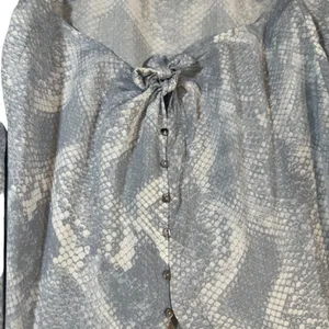 Olivaceous Blue & White Print Button Down Knot Front Blouse Women Sz M thumbnail 5