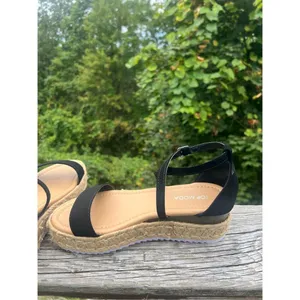 Top Moda Black Faux Suede Strappy Sandals Sz 7 NIB thumbnail 4