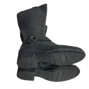 CLARKS Royal Derby Black Leather Boots Low Heal Tall Riding Womens Size 7.5 thumbnail 4