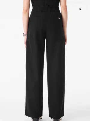 Figs Shelby Ultra High Rise Wide Leg Scrub Pant in Black Size Small/ tall thumbnail 2