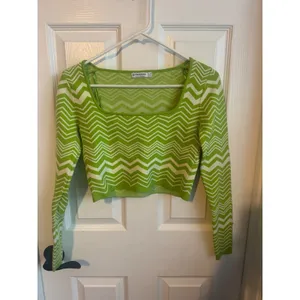 Stradivarius Top Green Chevron Cropped Long Sleeve Square Neck XS Fitted‎ thumbnail 2