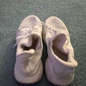 Amazon Women's White Sneakers thumbnail 5