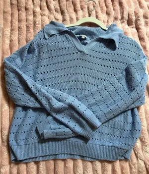 Francesca's Lightweight blue sweater thumbnail 1