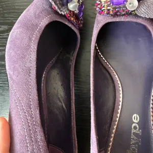 Hype Sarafina Purple Suede Kitten Heels Pointed Toe Embellished Pumps Womens 8M thumbnail 13