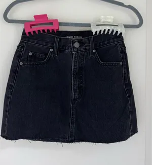 Aritzia Denim Forum The ‘90s Ricci Denim Skirt in Black Eyeliner thumbnail 1