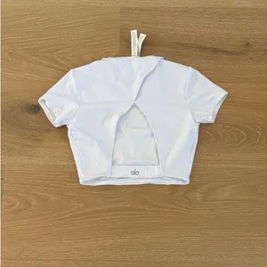 Alo Yoga Backspin Crop Top Size S White thumbnail 3