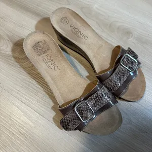 Vionic Orthaheel Technology Brown Snake Print Buckle Slide Sandals US 9 EU‎ 40 thumbnail 6