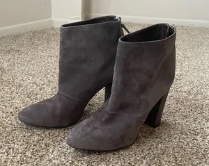 J. Crew Adele Heeled Ankle Boot Suede Leather Size 6 Italian Gray Slouchy Boots thumbnail 3
