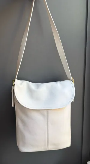 Vintage Unbranded Cream/White Leather Flap Crossbody Bag - Excellent Interior thumbnail 1