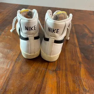 Nike Blazer Mid 77 Vintage White Black CZ1055 Womens Size 8 High‎ Top Sneakers thumbnail 3