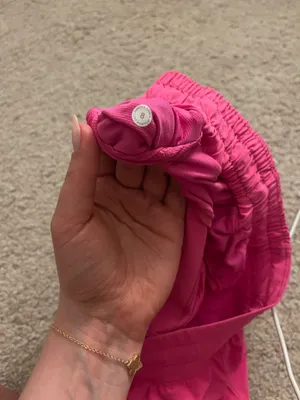 Lululemon Hotty Hot Shorts 2.5" Low-Rise thumbnail 3