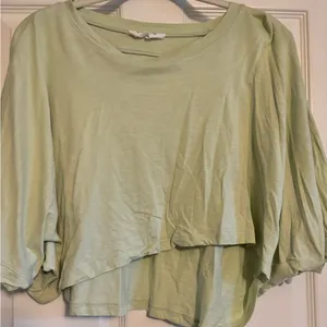 Light Green Cropped Short Sleeve Top thumbnail 2