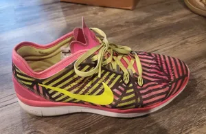 Nike Free Tr Fit 5 Women’s Pink and Yellow Patterned Training Sneakers Size 10 thumbnail 1