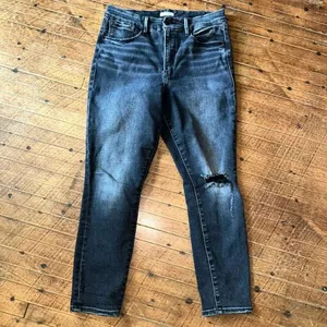Good American distressed black157 luxe wedgie jeans thumbnail 3