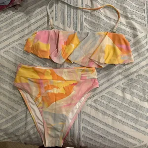 Cupshe Bikini Set thumbnail 1