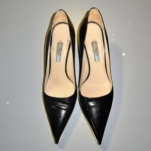 PRADA thumbnail 3