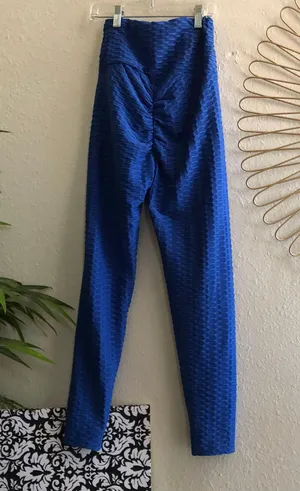 Cobalt electric royal deep blue butt scrunch 3D textured leggings with a high waist, 4-way stretch, and a contoured waistband. thumbnail 3