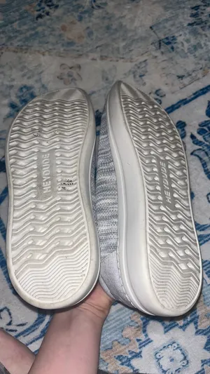 Grey size 9 Hey Dudes thumbnail 3