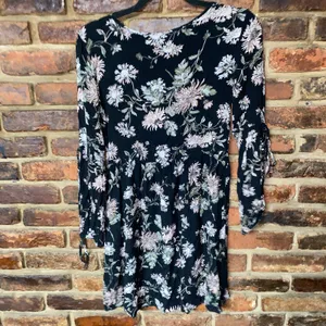 American Eagle Black Floral Long Tie Sleeve Strappy V-Neck Mini Dress Size XXS thumbnail 7