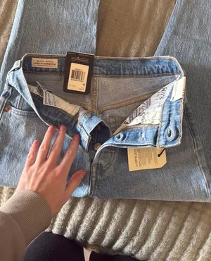 Levi’s 501 Skinny Jeans thumbnail 2