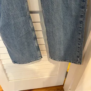 Zara High Rise Destroyed Straight Leg Jeans Sz 2 Ripped Blue thumbnail 9
