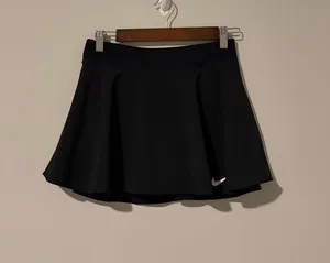 Women’s Nike Dri Fit Skort size small thumbnail 1