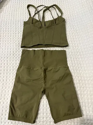 Free People Movement Stay with me Crop tank & Good Karma Biker Shorts Size M/L thumbnail 2