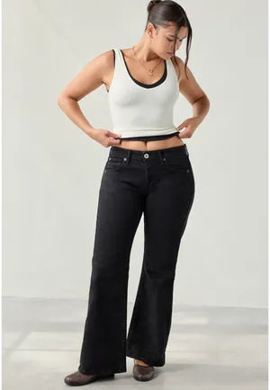 Urban Outfitters BDG Relaxed Low Rise Bootcut Jeans thumbnail 3