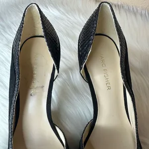 Marc Fisher 'Darnea' Black Pointed Toe Heels Size 5.5 thumbnail 4