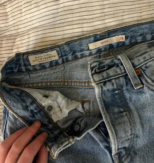 Levi’s Wedgie Straight Jeans thumbnail 3
