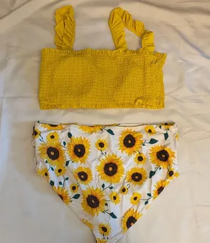 Ruffle Bikini with Sunflower Design Yellow Women 2XL NWOT thumbnail 2