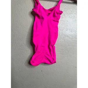 SKIMS Seamless Sculpt Bodysuit size S/M in Flamingo Hot Pink thumbnail 6