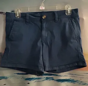 American Eagle Women’s Navy Blue Midi Super Stretch Chino Shorts SZ 2 thumbnail 1