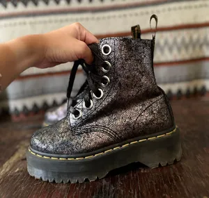 Boot thumbnail 3