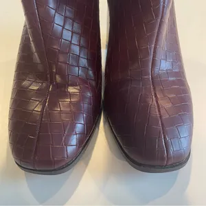 Journee Collection Women’s Boots Size 9 Wine Square Toe Block Heel Back Zip Up thumbnail 11